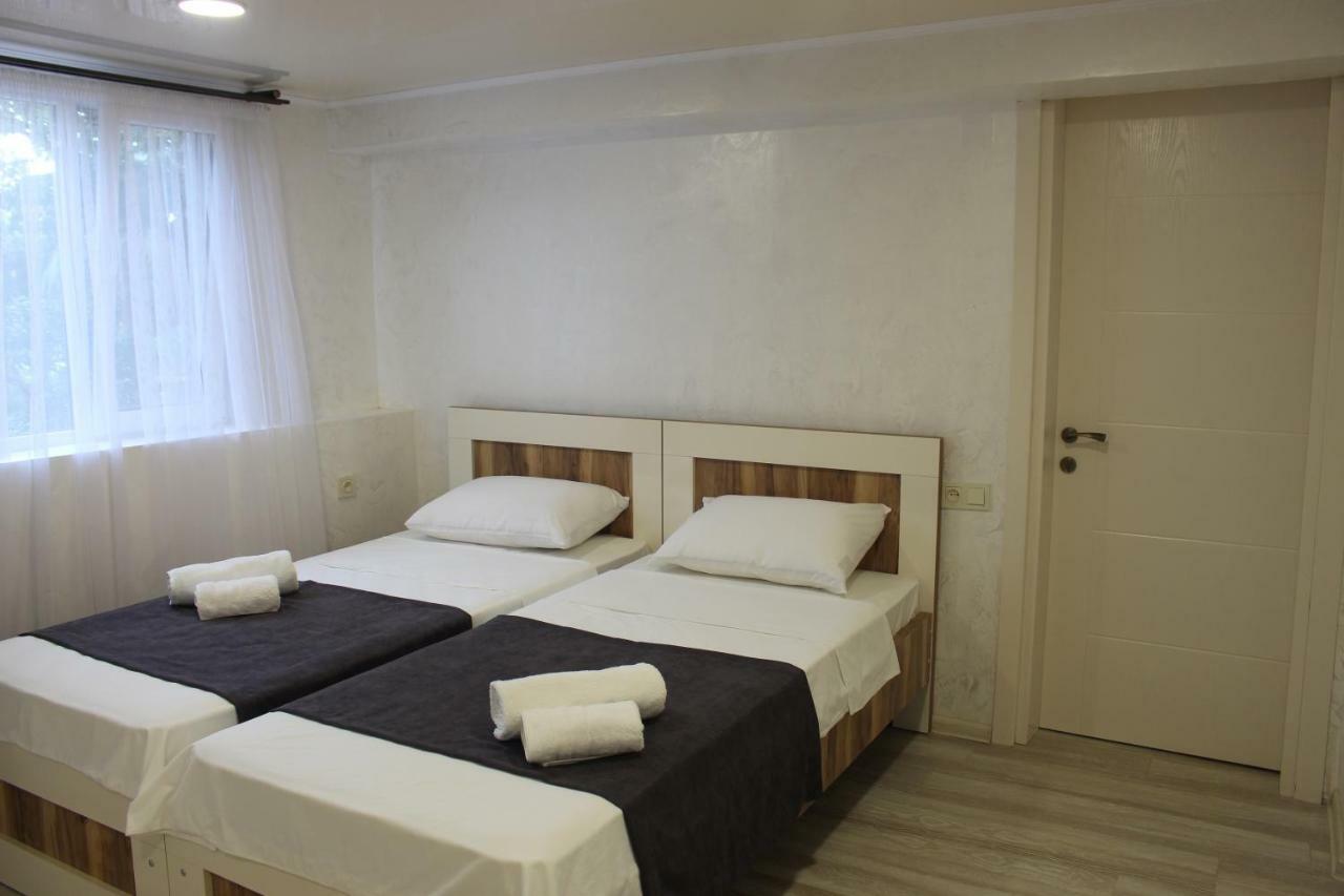 Greenview Guesthouse Μπατούμι Εξωτερικό φωτογραφία