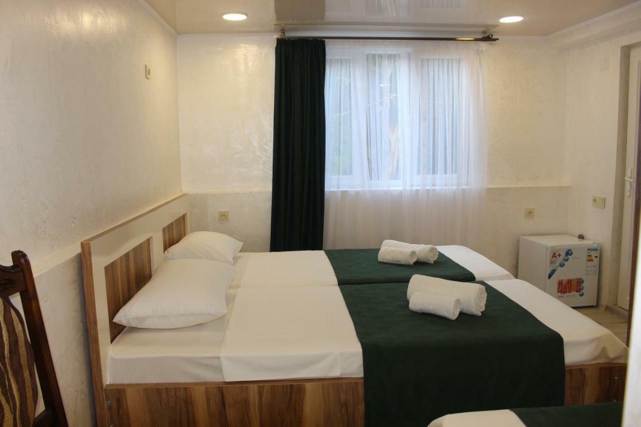 Greenview Guesthouse Μπατούμι Εξωτερικό φωτογραφία